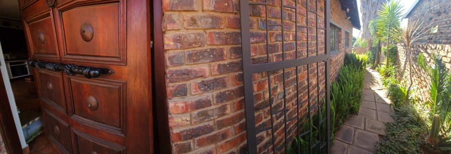 5 Bedroom Property for Sale in Langenhovenpark Free State